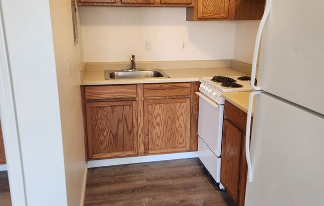 Studio, 1 bath, 375 sqft, $925, Unit 56