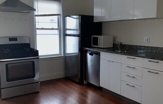 3 beds, 1 bath, $3,200, Unit 1