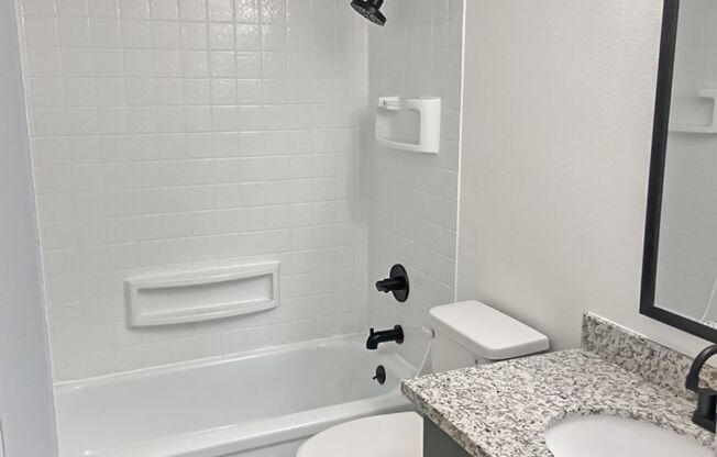2 beds, 1 bath, 890 sqft, $1,655, Unit 24