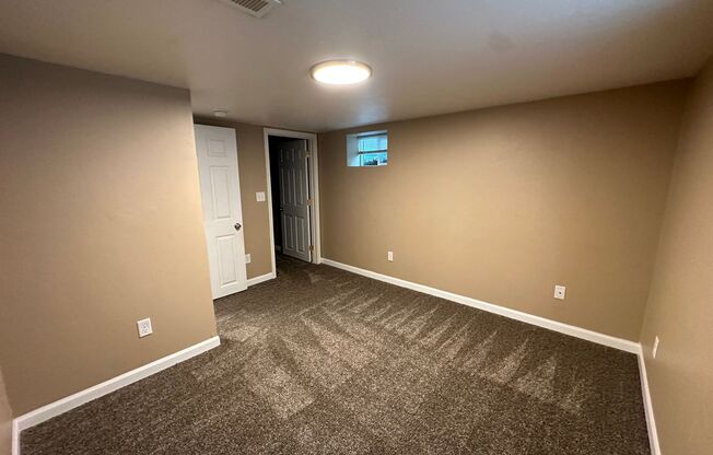 3 beds, 2 baths, 1,700 sqft, $1,350, Unit AH Unit B