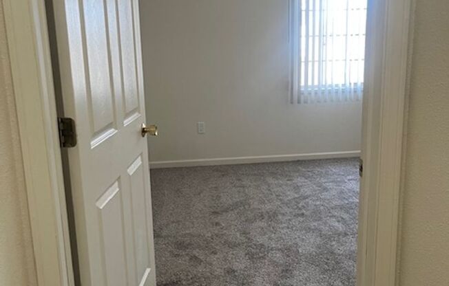 3 beds, 2 baths, 1,360 sqft, $1,489, Unit 115