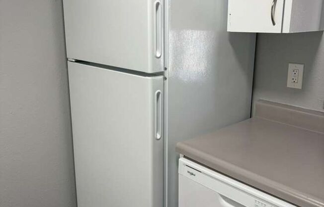 2 beds, 1 bath, 867 sqft, $1,250, Unit 601 F205