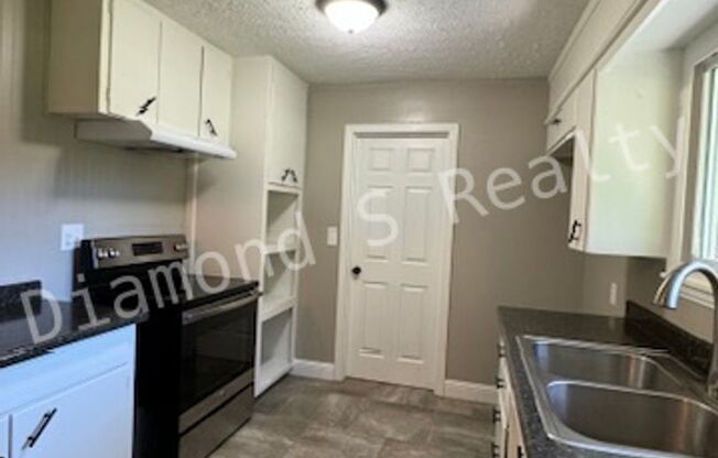 4 beds, 2 baths, $1,500