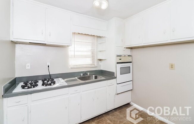 890 GREENWOOD AVE NE