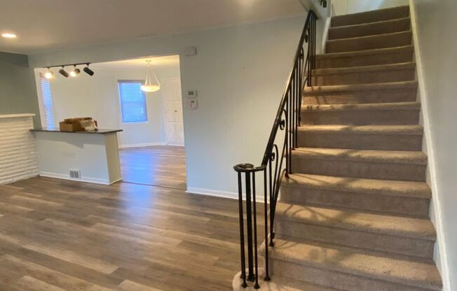 4 Bedroom/ 2 Bathroom House in Dormont Available 7/1/2026