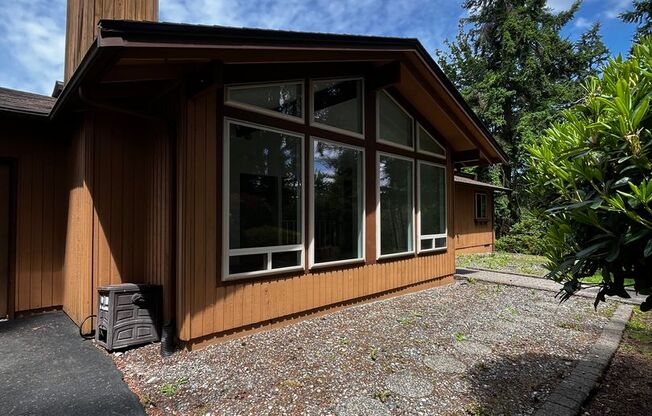 Gorgeous 3 BD 2.25 BA Home on 2 Acres!