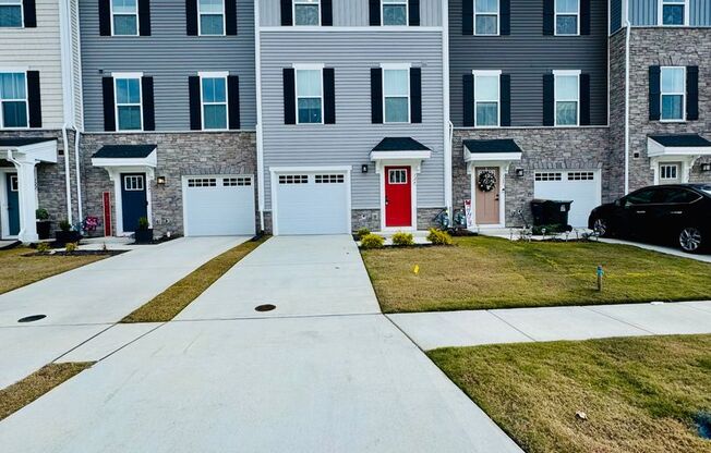 New 3-story Poquoson Townhouse