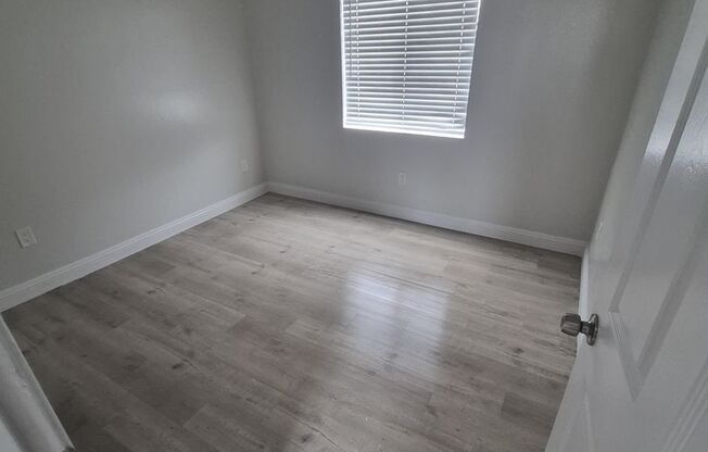2 beds, 1 bath, $2,500, Unit 1/2a