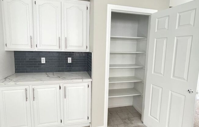 3 beds, 2.5 baths, $3,300