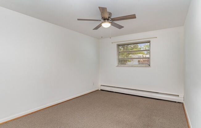 2 beds, 1 bath, $1,150, Unit 1