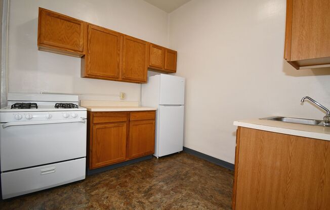 Oakland Bates Apartments