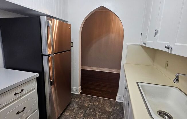 2 beds, 1 bath, 1,200 sqft, $1,250, Unit 1115 S Gary Pl
