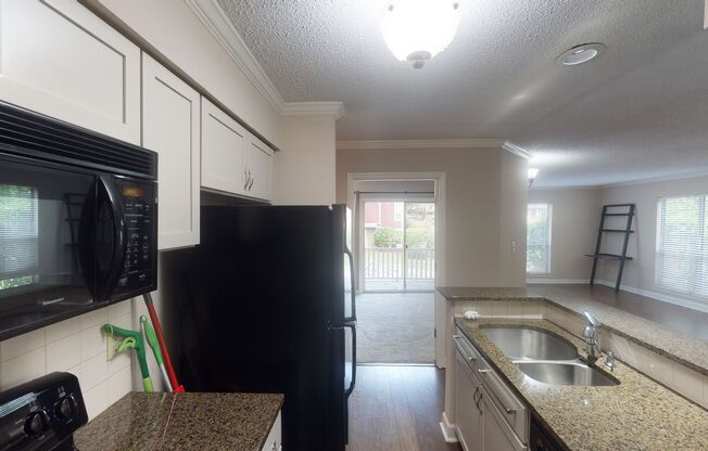 2 beds, 1 bath, $1,495