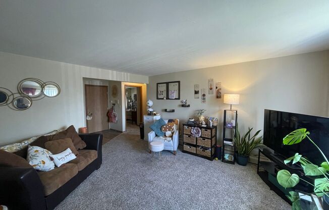 2721 Humboldt Rd