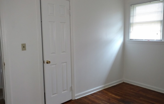 4 beds, 1 bath, $1,700