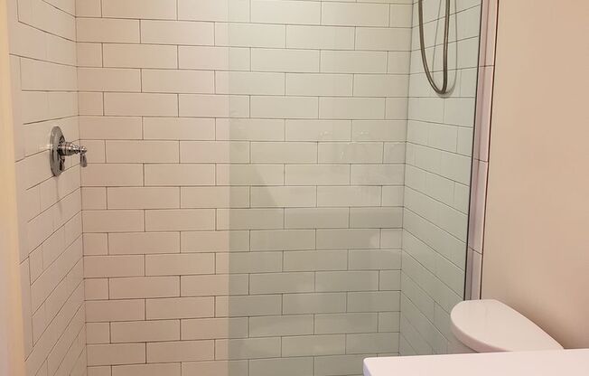 2 beds, 2 baths, 1,039 sqft, $2,895, Unit 202