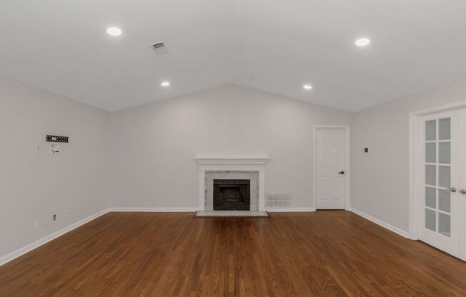 3 beds, 2 baths, $2,800