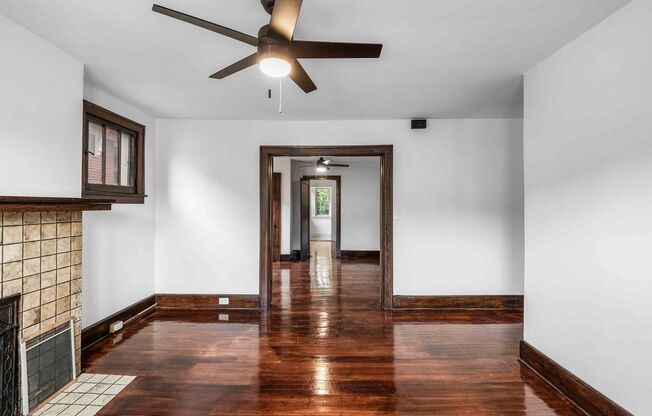 READY FOR MID-MAY!! FULLY RENOVATED 1 -BEDROOM IN CRAFTON!