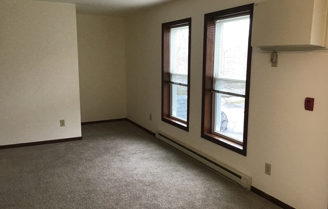 2 beds, 1 bath, 950 sqft, $1,625, Unit 7765RC