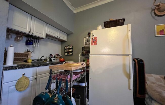 1 bed, 1 bath, $875, Unit 6