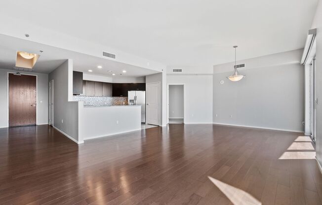 3 beds, 3.5 baths, $3,200, Unit UNIT 1819