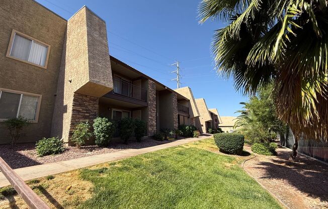 1 Bedroom/ 1 Bath Condo & Guard Gated Community