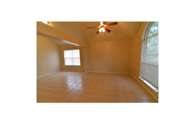 3 beds, 1.5 baths, $1,575