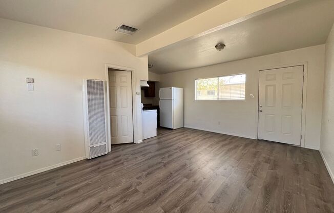 1 bed, 1 bath, $825, Unit 2