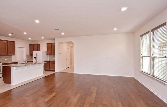 3 beds, 2 baths, $2,050