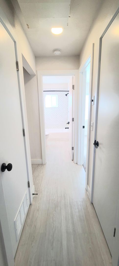 1 bed, 1 bath, 587 sqft, $1,194, Unit 5-11