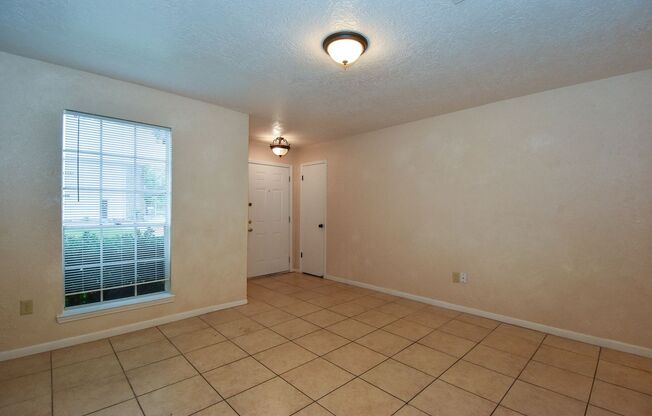 2 BEDROOM 2 BATH PATIO HOME WITH 1010 SF