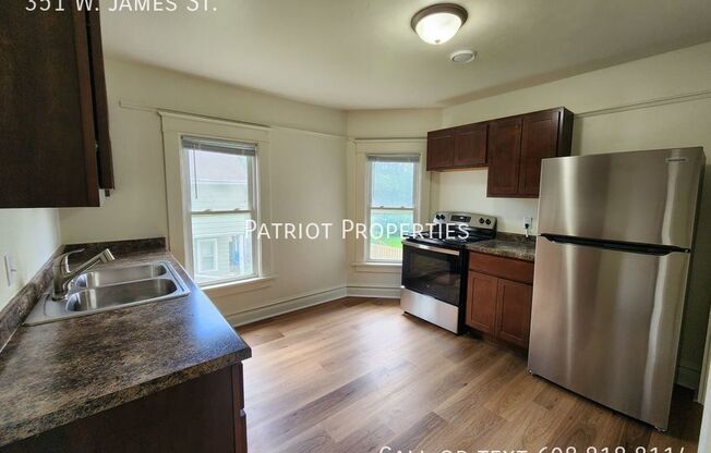 2 beds, 1 bath, $1,250