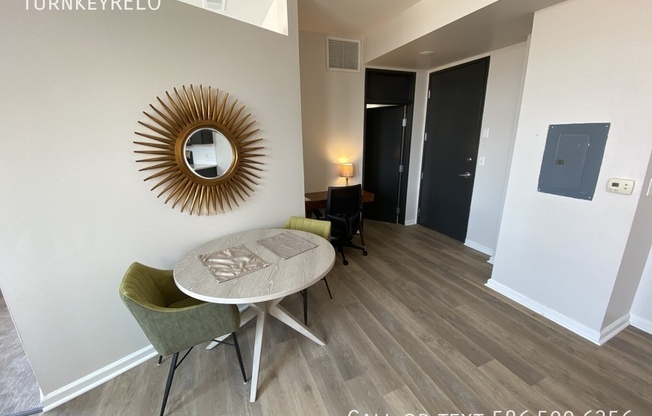 76 W Adams Ave