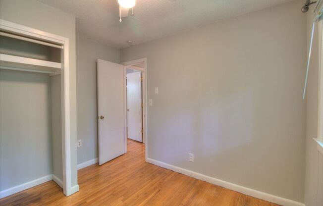 2 beds, 1 bath, 835 sqft, $1,650, Unit 113 Purefoy - Apt B