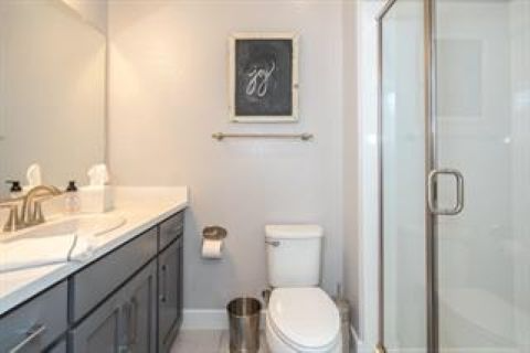 5009 CREEKHOLLOW WAY