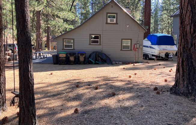 Mountain cabin walking distance from the Lake