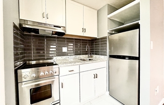 46 52 MAIN ST