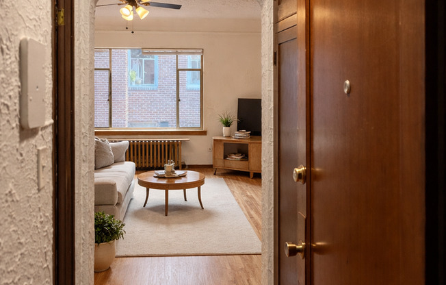 Jack Lan & Verah Apartments