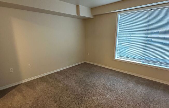 1 bed, 1 bath, 854 sqft, $2,075, Unit 212