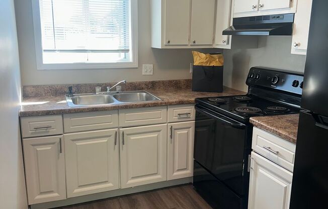 2 beds, 1 bath, 855 sqft, $999, Unit 1301