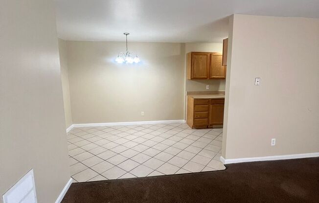 2 beds, 1.5 baths, 920 sqft, $1,200, Unit Apt 10