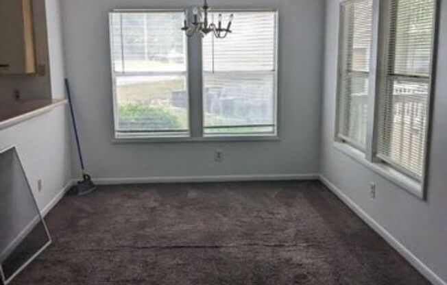 3 beds, 2 baths, $1,100