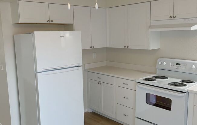 2 beds, 1 bath, $1,695, Unit 15