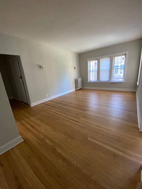 732 Reba Pl