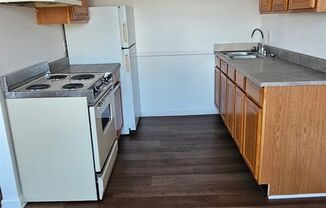 2 beds, 1 bath, 700 sqft, $900, Unit 4