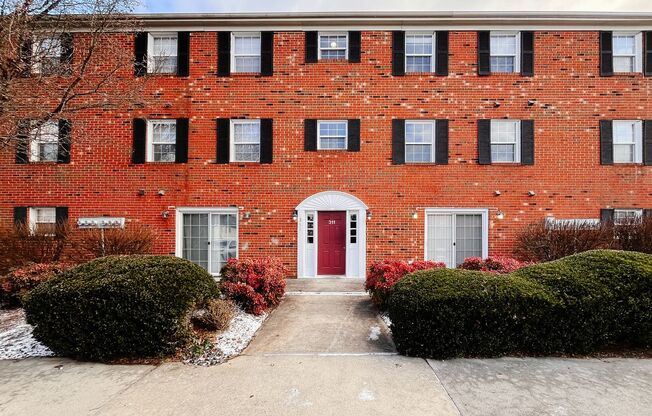 Updated 2 Bedroom, 1 Bath Condo