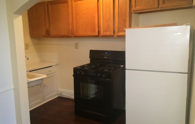 1 bed, 1 bath, 750 sqft, $975