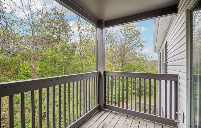 2 beds, 2 baths, 989 sqft, $1,449