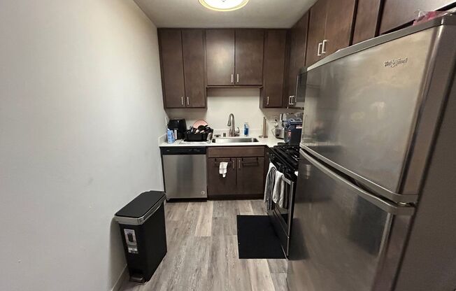 2 beds, 1 bath, $1,395, Unit 116