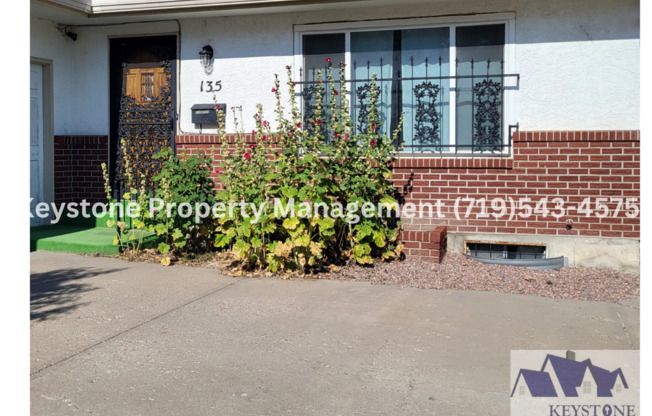 Sunset Park Rancher 3 Bedrooms/3 Bathrooms/2 Car Garage $2300/$2300